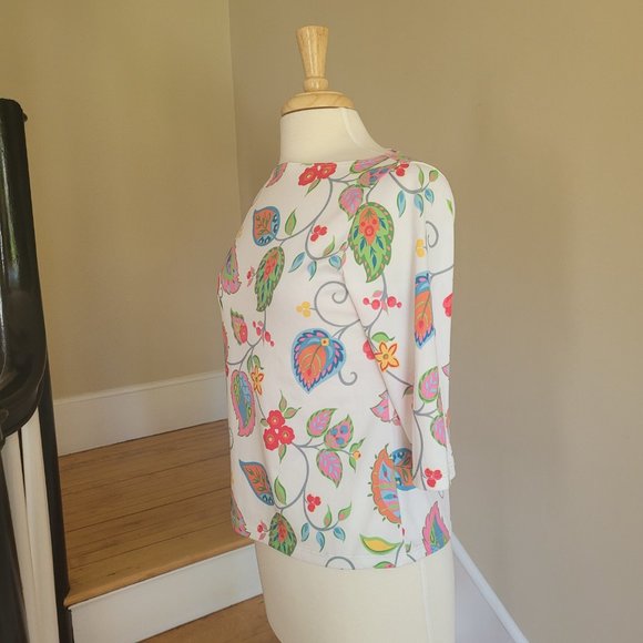 Zarelle Retro-Stylized Print Top. Size Small - Picture 5 of 6